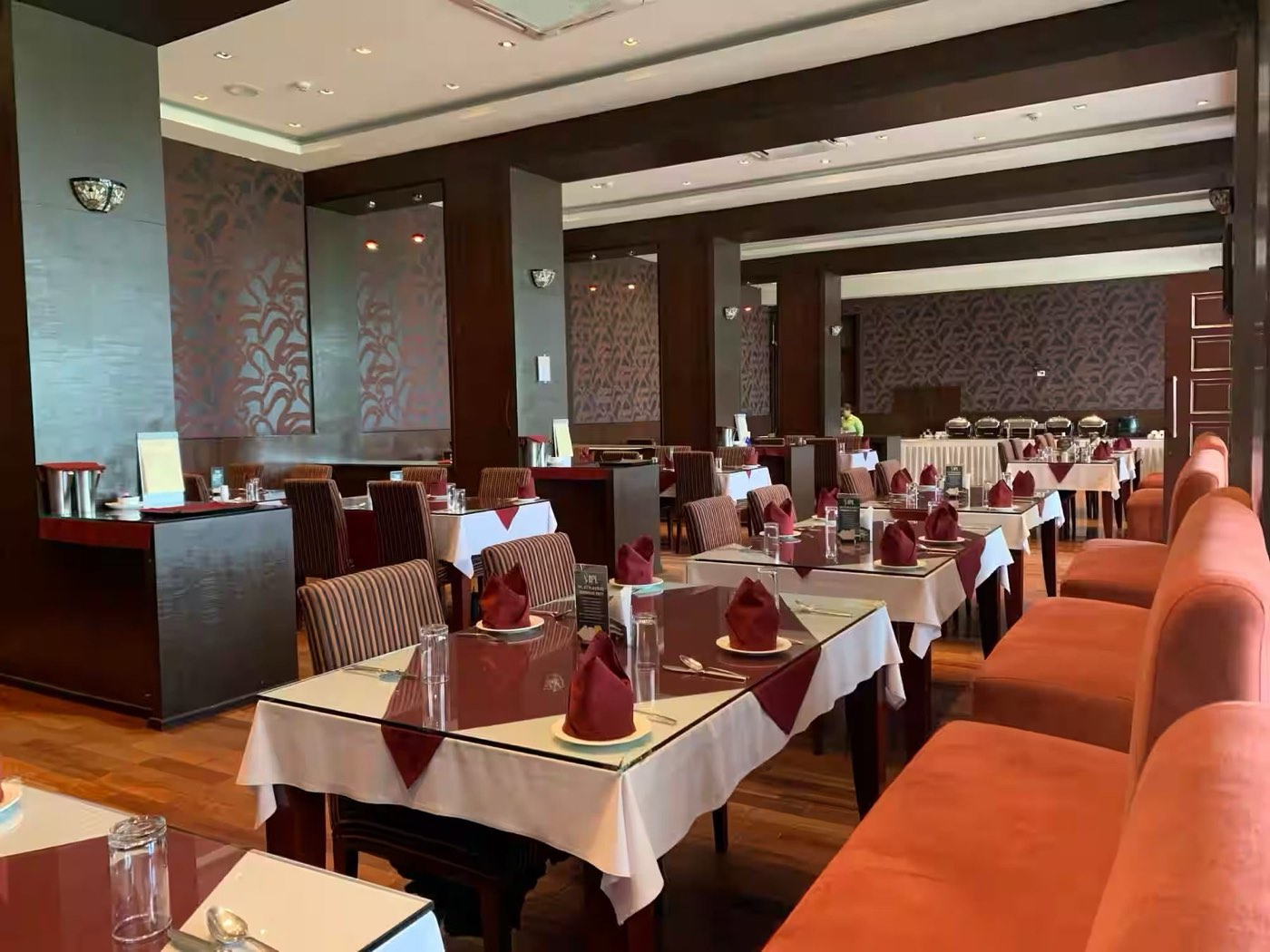 A restaurant dining room