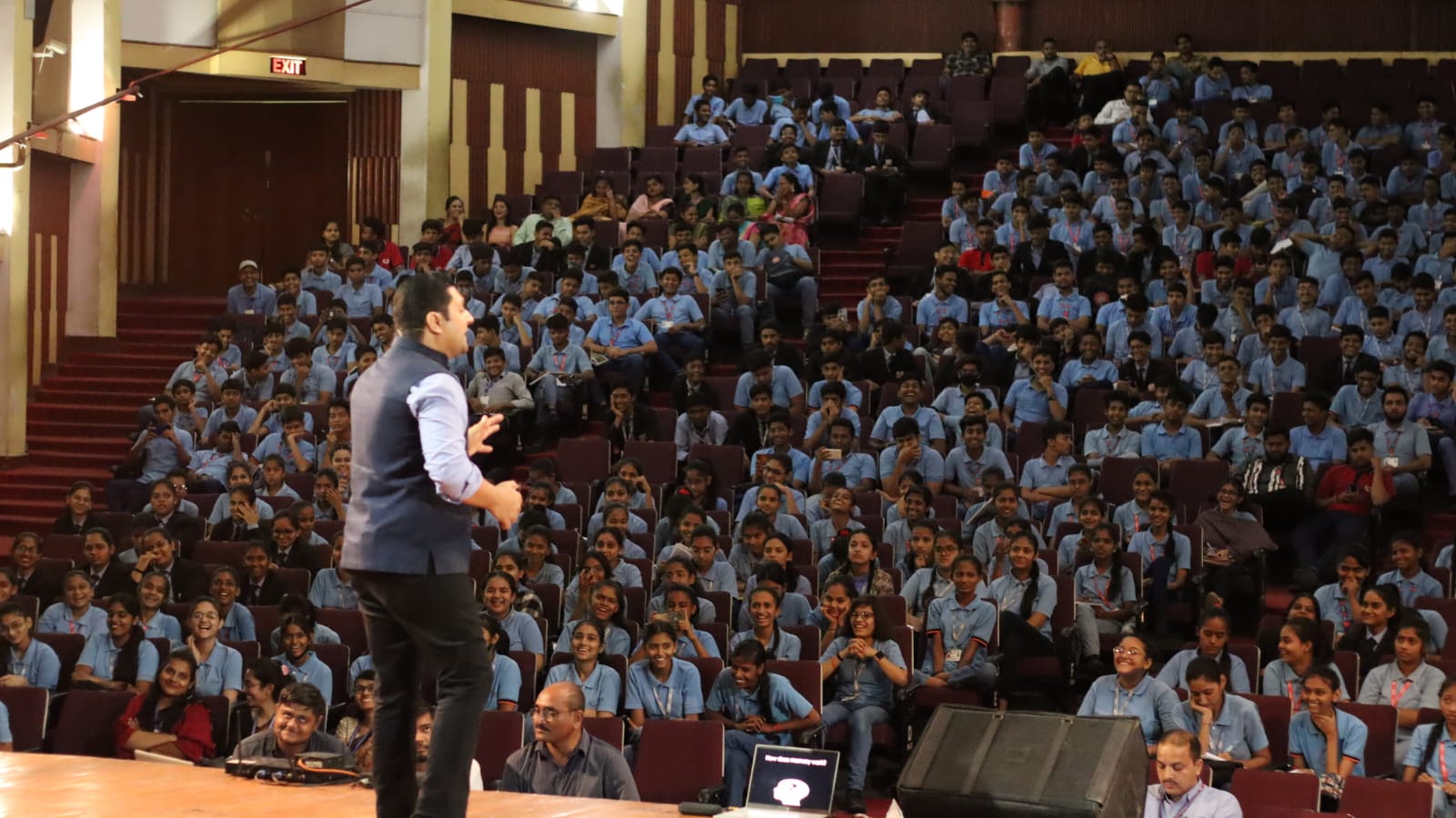 Parikshit Jobanputra in conversation with students and parents at a Happy Parenting Club seminar