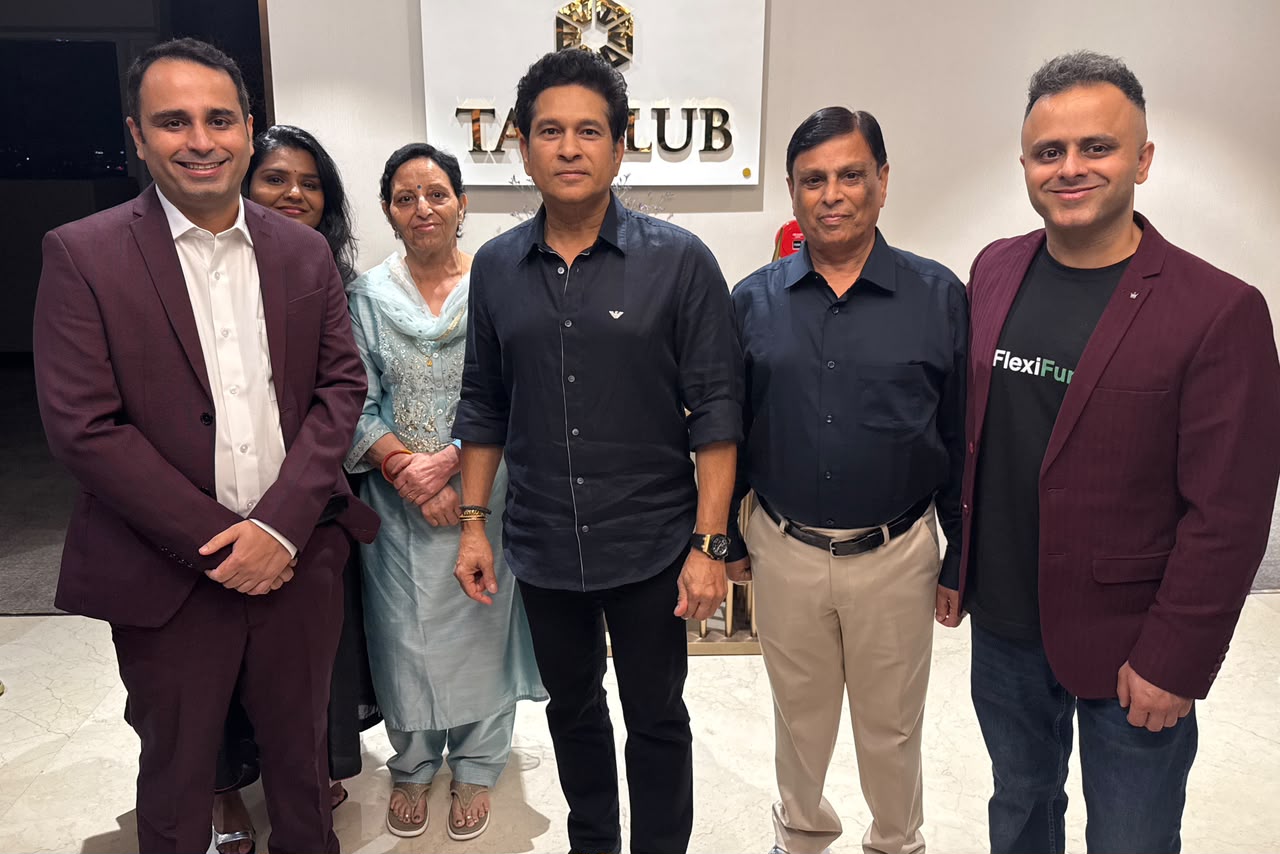 Saurabh Bhatnagar with Sachin Tendulkar